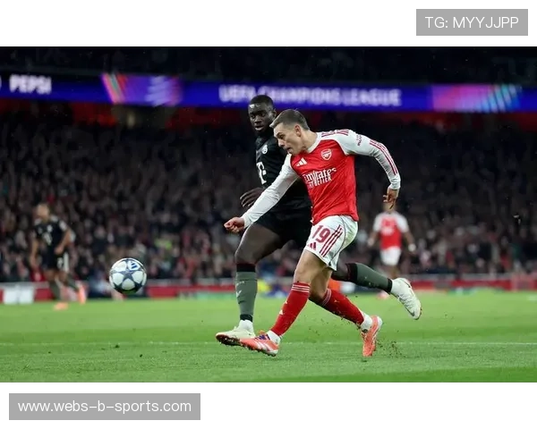 斯塔尼希奇传射建功,拜仁铁卫展现全面身手