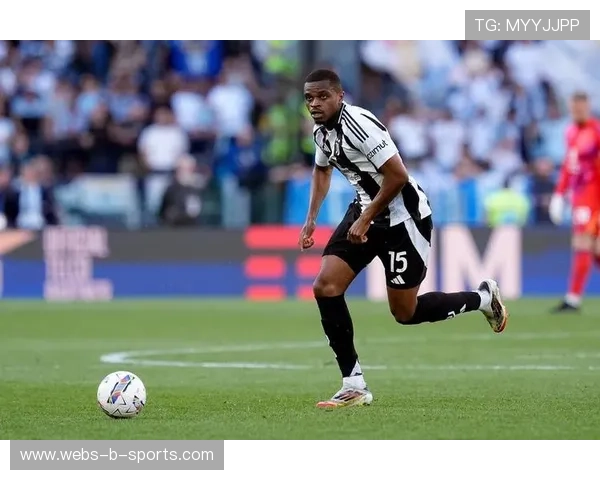 尤文2-2拉齐奥，卡卢卢头球绝平瞬间引爆主场