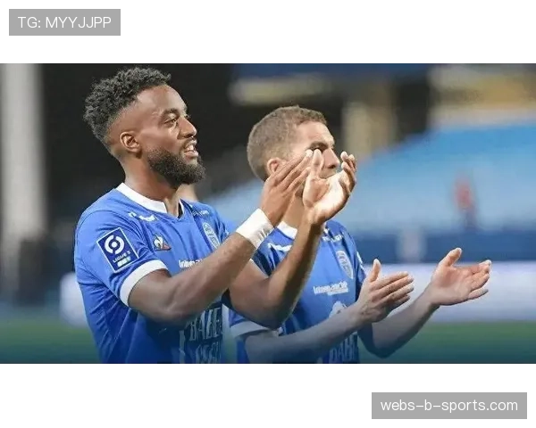 特鲁瓦前锋单刀中柱,错失打破球队长达四小时进球荒良机 特鲁瓦前锋单刀中柱,错失打破球队长达四小时进球荒良机